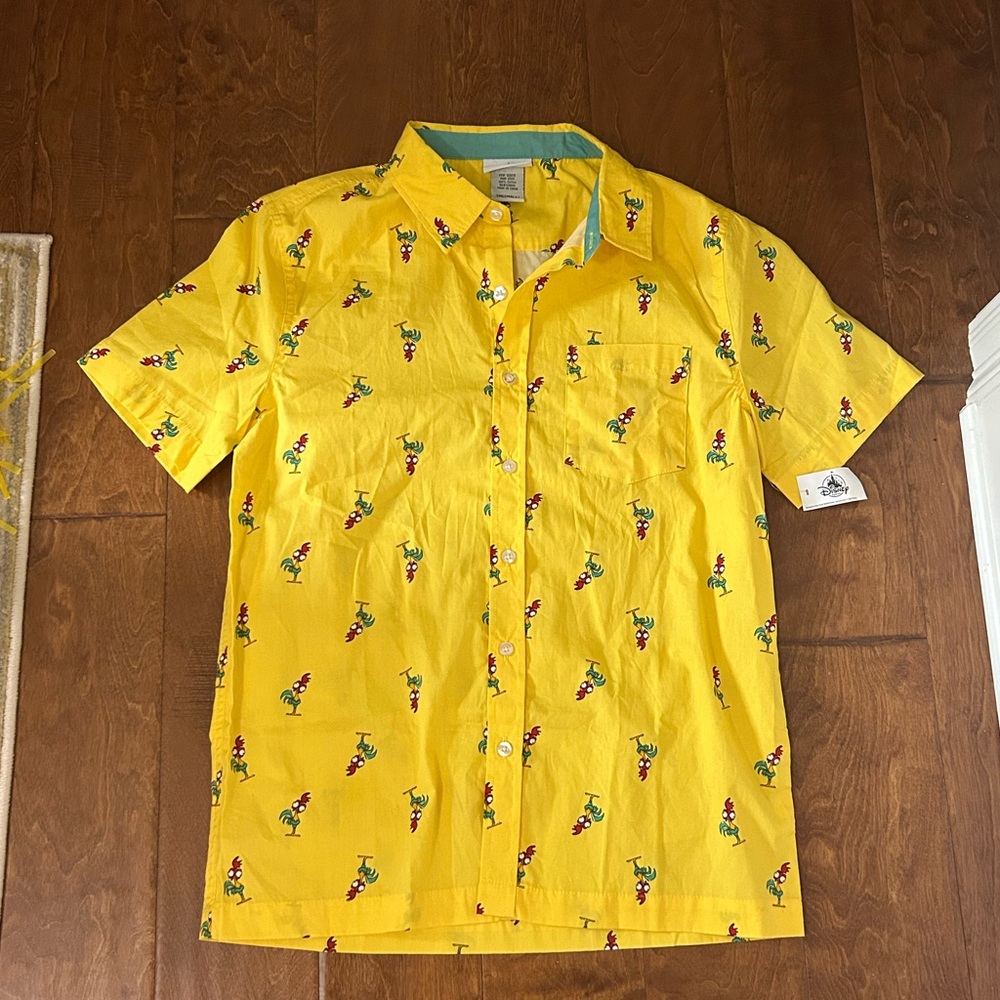 NWT Size Small Yellow Disney Hei Hei Button Down Shirt